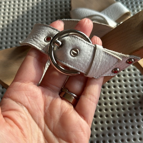 BURBERRY WHITE LEATHER MULES - Picture 7 of 8